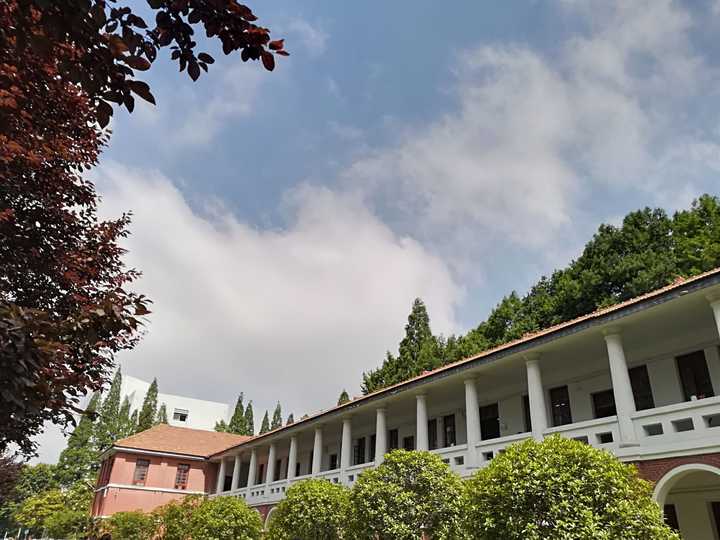 在信阳市第一高级中学就读有感受?高中女生谈恋爱怎么办图片